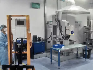 Referencia visual de la prensa hidráulica en las instalaciones del cliente